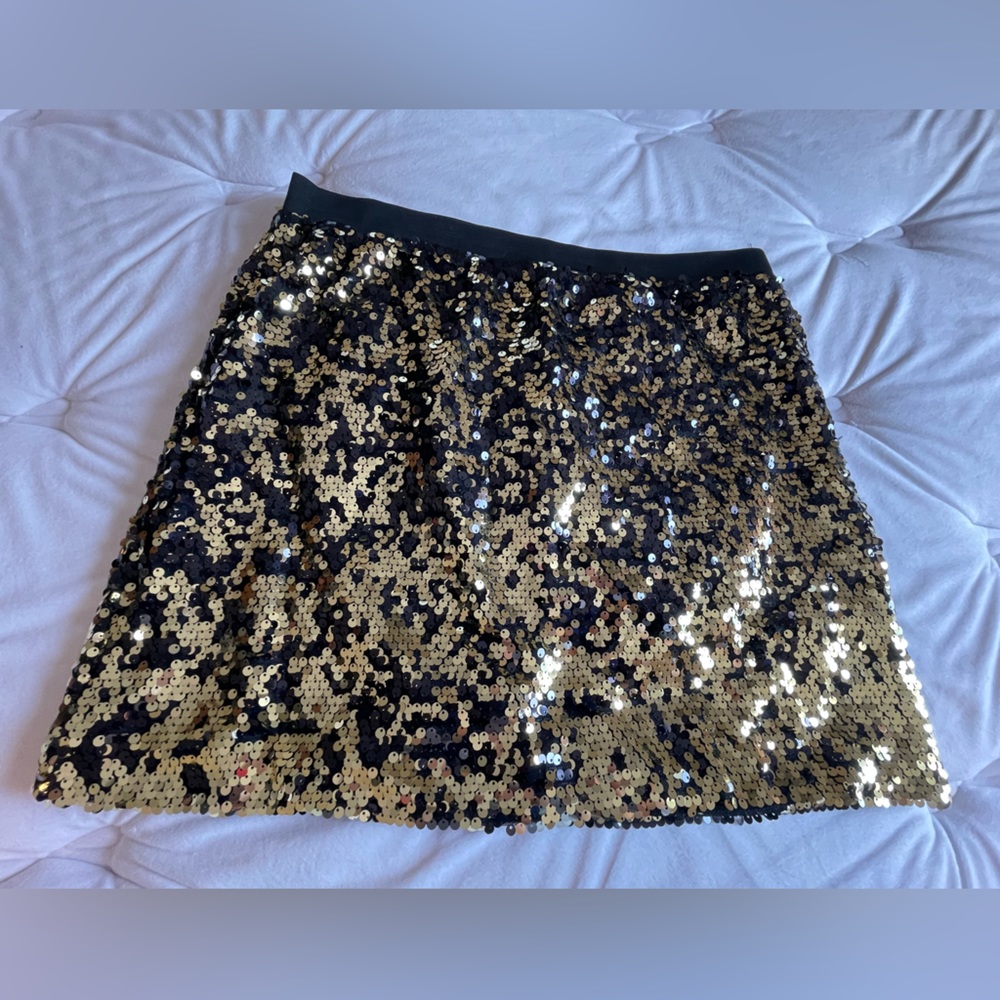 ✨ Gold Sequin Mini Skirt ✨
